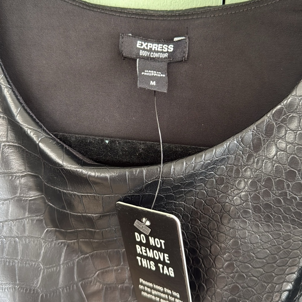 GIFT Express Body Contour Black Croc Faux Leather High Neck Thong Bodysuit Sz M - Picture 4 of 5